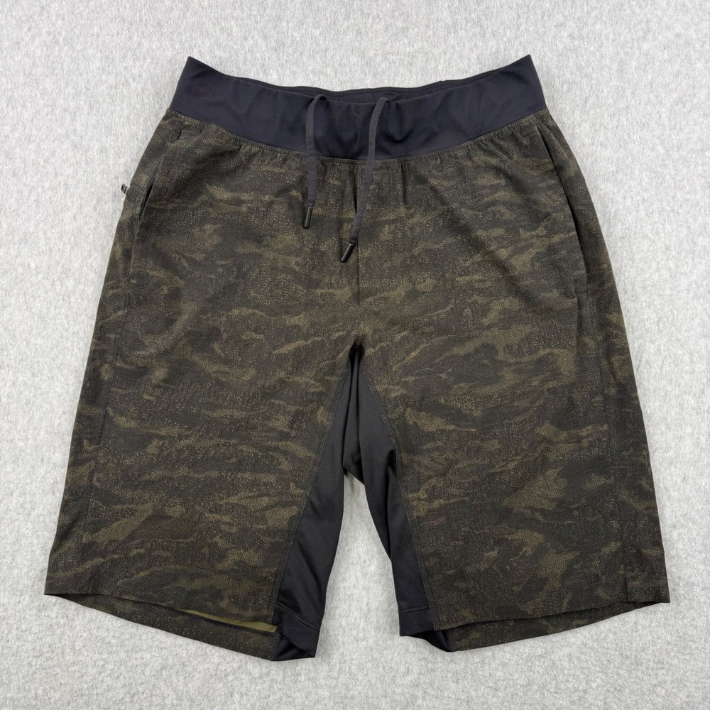 Lululemon Shorts Mens Medium Green Camo T.H.E Shorts Workout Active Gym Unlined